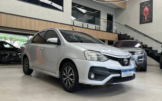 TOYOTA ETIOS 1.5 PLATINUM SEDAN 16V FLEX 4P AUTOMÁTICO